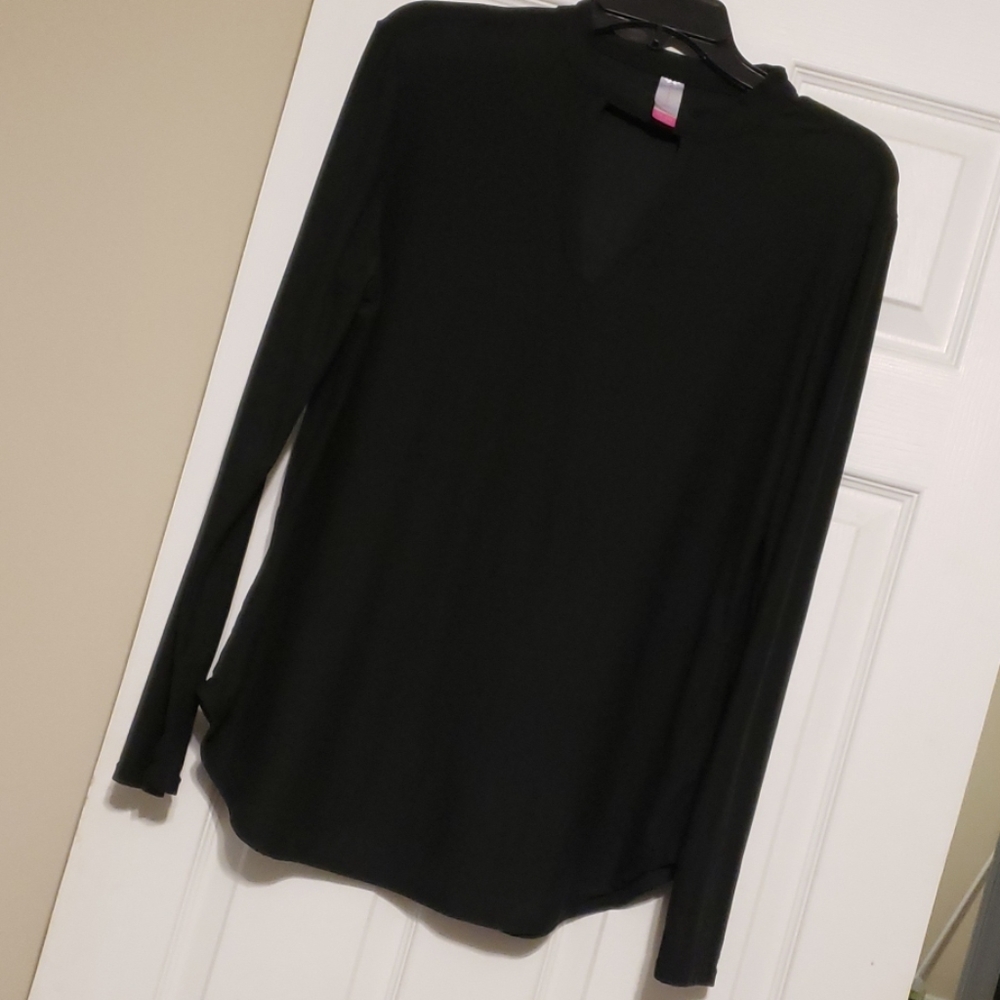 Mock neck key hole black top, size XL